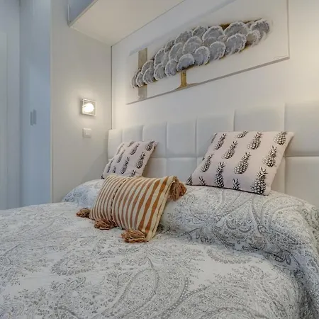 Bellavista By Mar - Brand New In Apartment *